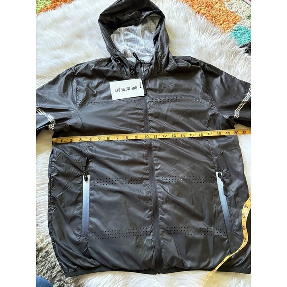 Zyia windbreaker jacket - Picture 5 of 9